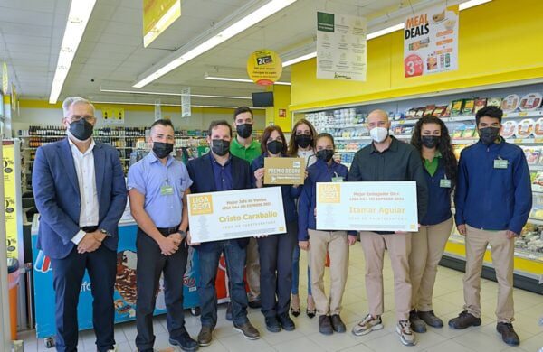 HiperDino entrega los Premios DA a la Excelencia en la Atencion al Cliente a sus equipos de tienda