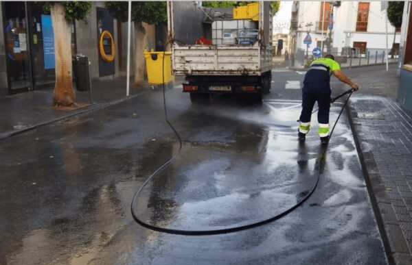 Agaete desplego un dispositivo de limpieza sin precedentes para La Rama que sigue trabajando3