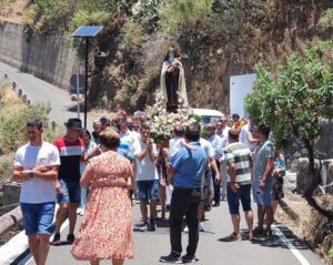 2El Hornillo vive su dia grande con la procesion de Santa Teresita2