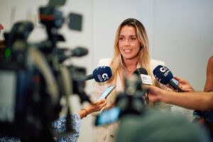 Maria Fernandez en el registro de la candidatura al Congreso de los Diputados