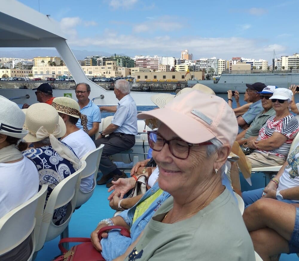 Salida en barco por el Puerto de Las Palmas organizada este mes por el Centro de Mayores