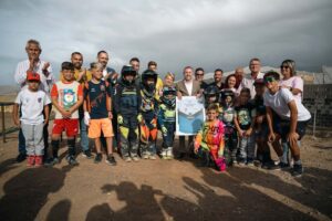 Teodoro Sosa Kevin Diaz y representantes de la corporacion y del Club durante la inauguracion del circuito de motocross