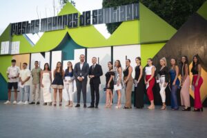 Candidatas y candidatos a Guayarmina y Bentejui durante el sorteo de salida con Teodoro Sosa y Julio Mateo