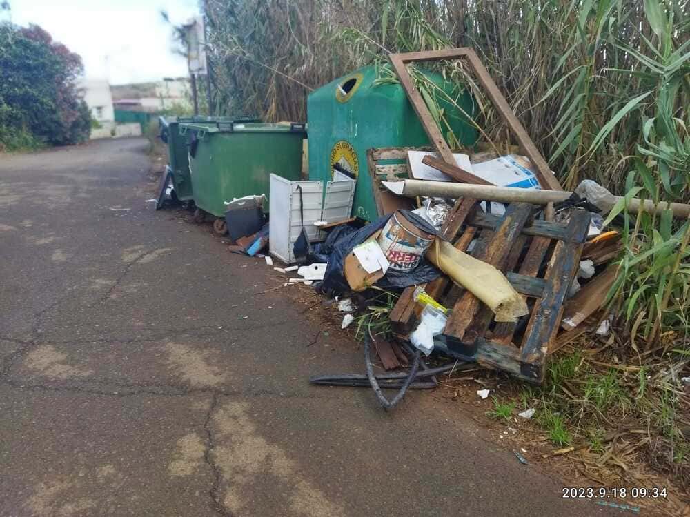 AhoraGuía denuncia la mala gestión del servicio de recogida de residuos y enseres por parte del Alcalde