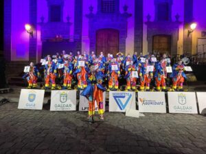 Los Chismosos Murga este pasado sabado durante su presentacion en el frontis de la Iglesia de Santa Maria de Guia