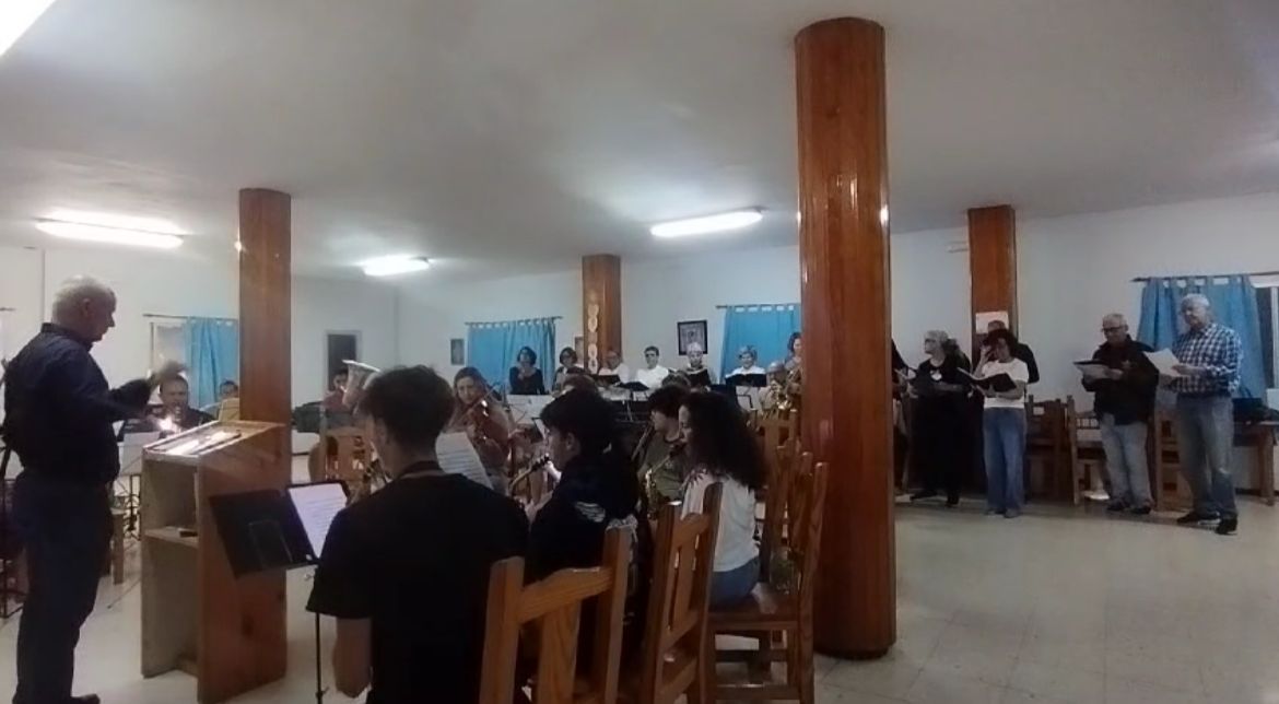 La nueva Asociación Cultural “Lucy Cabrera” se estrena con un concierto de banda y coro en el marco de las fiestas populares de San Isidro