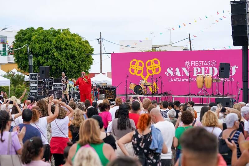 Actuacion de King Africa en la Plaza de La Atalaya en el marco de la Feria Empresarial y Deportiva 5