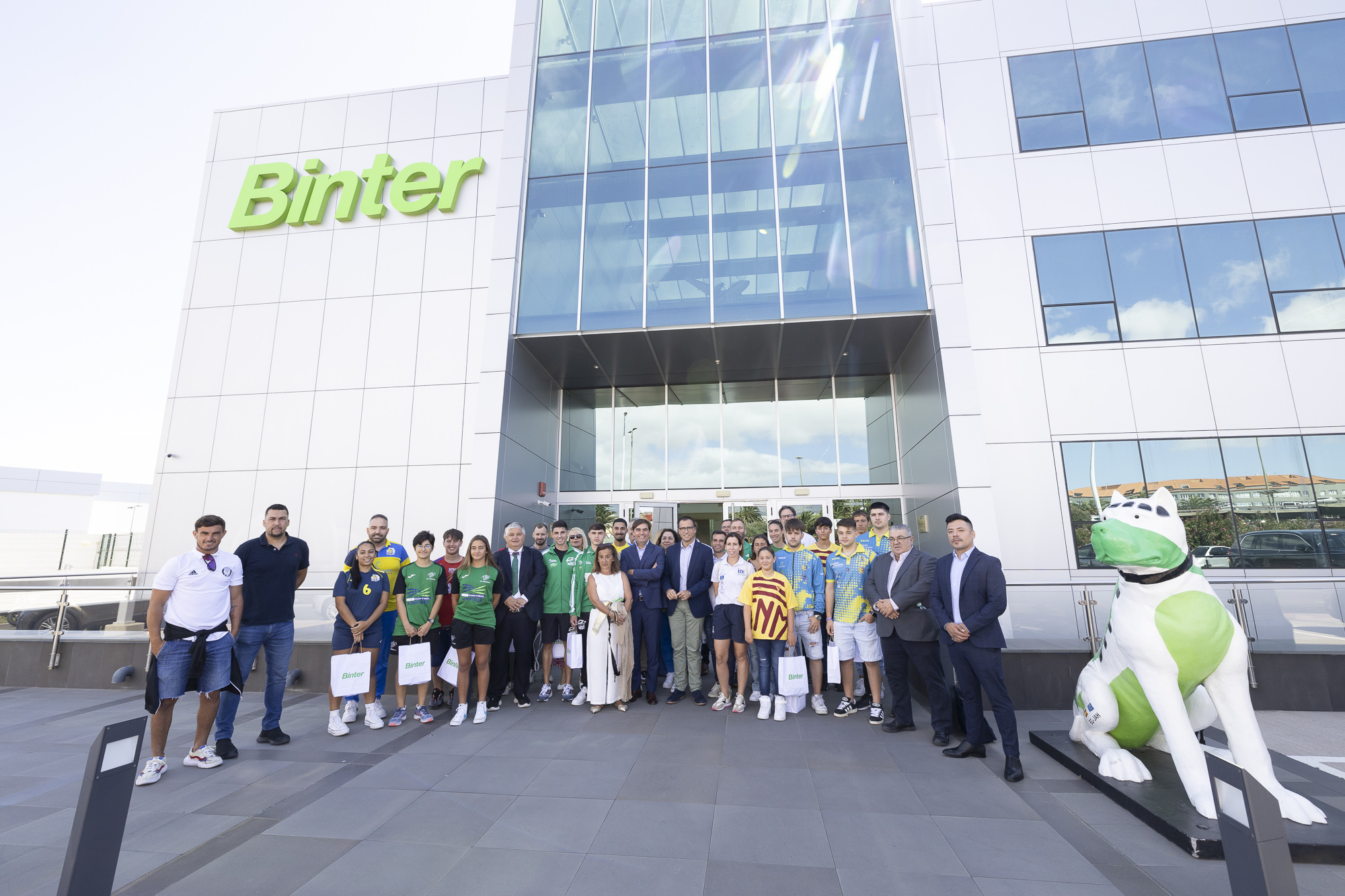 Binter y el Gobierno de Canarias impulsan los desplazamientos nacionales de los equipos deportivos federados de las islas