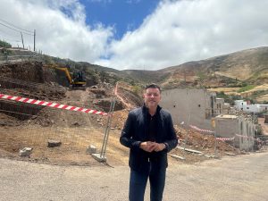 Teodoro Sosa, alcalde de Gáldar, en las obras de viviendas de promoción pública de Caideros