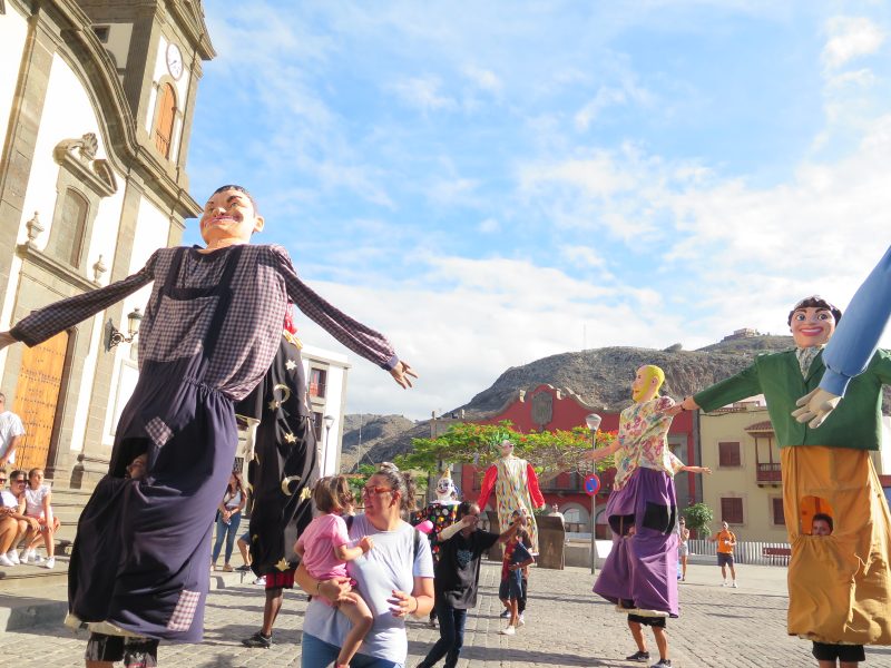 Los Papagüevos de Guía también estuvieron presentes en la Fiesta del Vecino y la Vecina