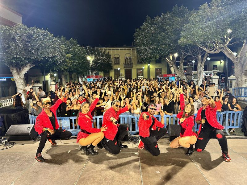 Un momento de la celebración del Unifest el viernes por la noche en la Plaza Grande