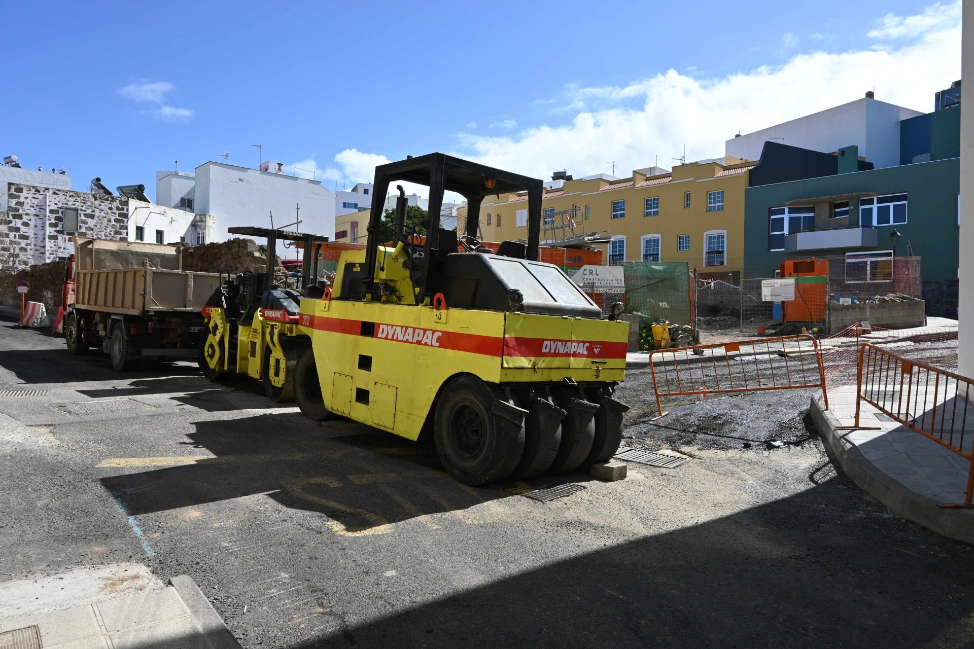 El asfaltado de las calles Doramas y Tamarán obliga miércoles y jueves al cierre de varias vías en la zona, incluida la subida y bajada de El Agujero