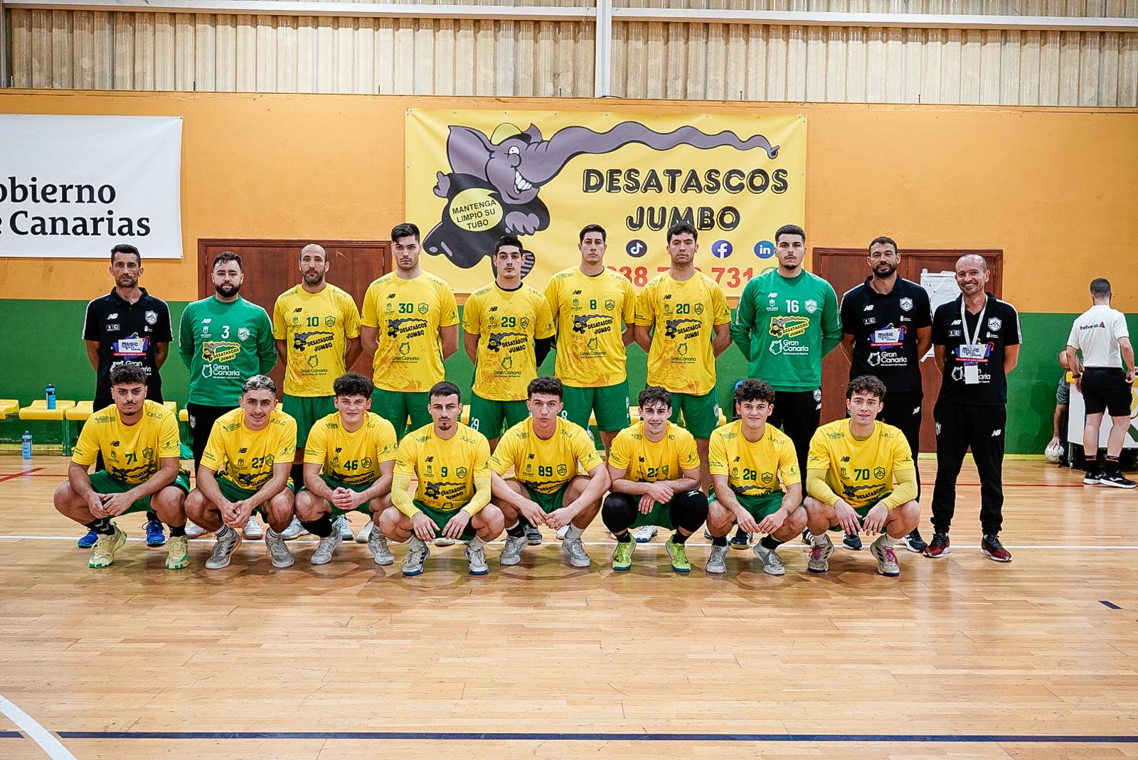 El Desatascos Jumbo Gáldar mantiene el liderato tras vencer a Carballal (34-31)