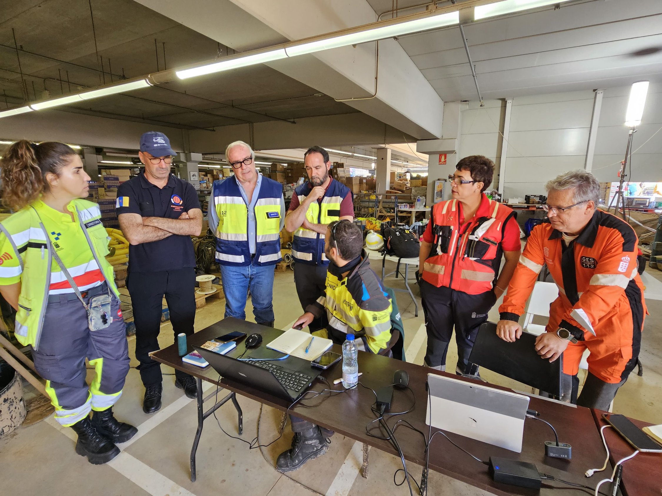 El operativo canario recibió un caluroso agradecimiento de los valencianos en su último día de trabajo