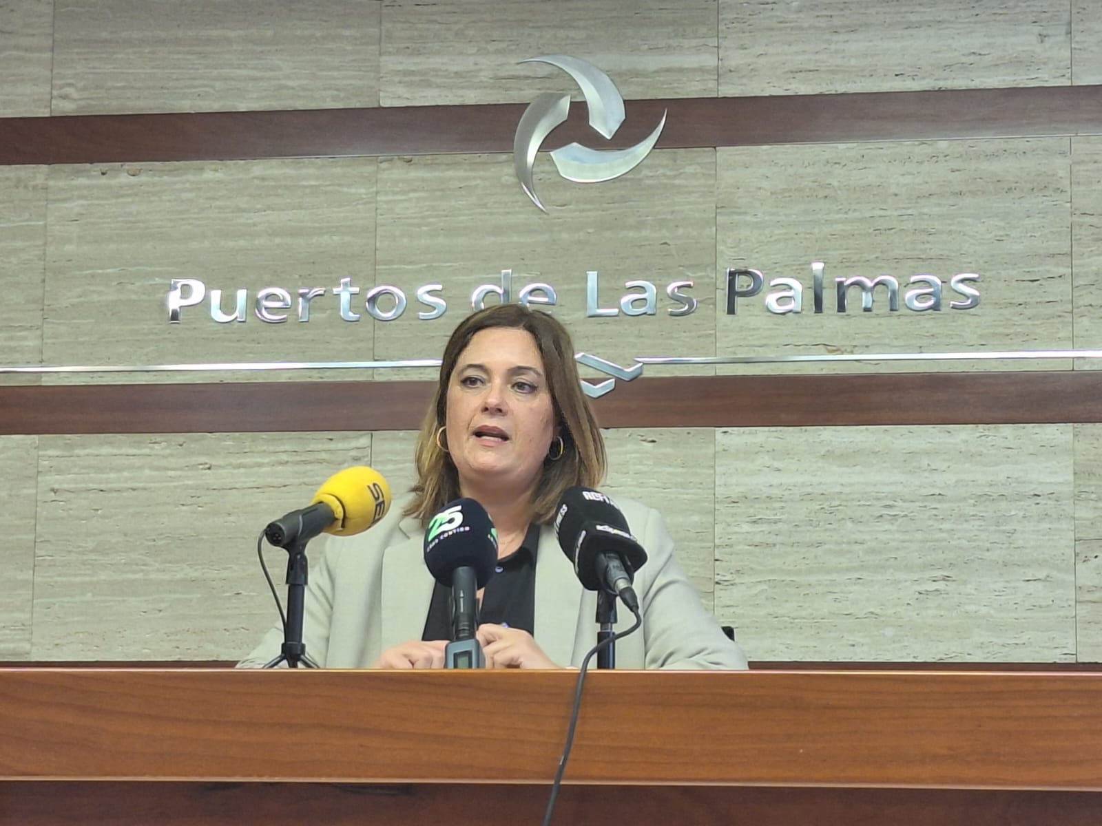 Puertos de Las Palmas procede al desahucio administrativo y desalojo del Centro Comercial Sotavento