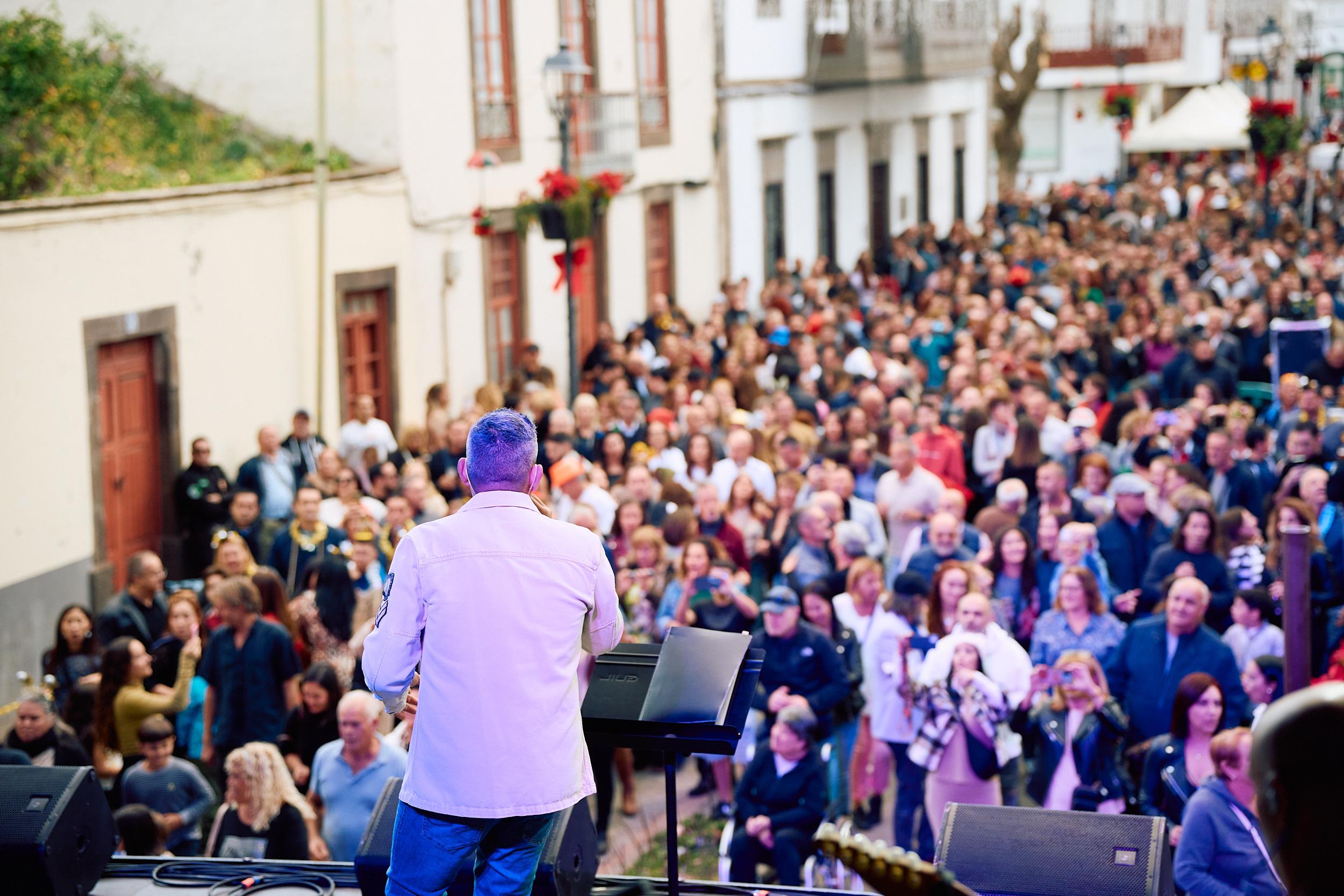 Todo un éxito el cierre del 2024 en la Villa de Moya con el fin de año de día 