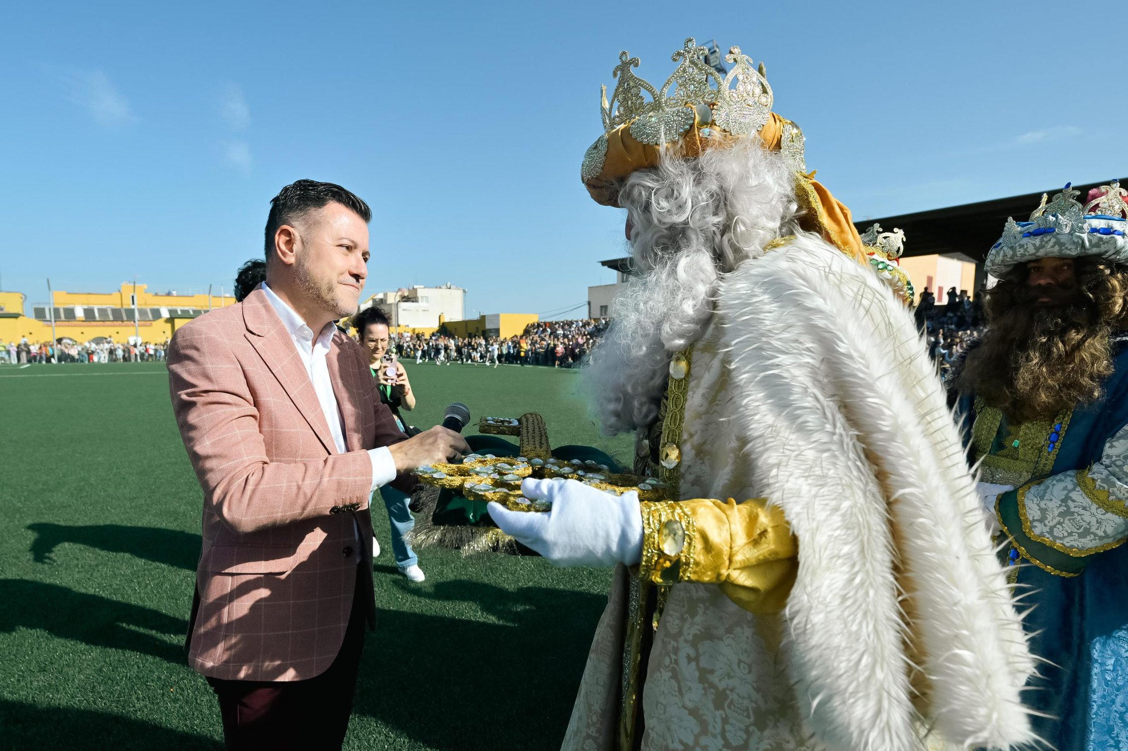 El Estadio de Barrial se apodera de la ilusión y la magia con la llegada de los Reyes Magos