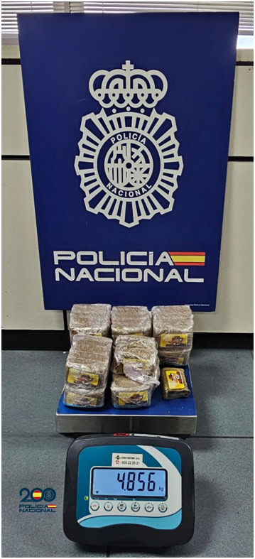 La Policía Nacional detiene a tres hombres por tráfico de drogas