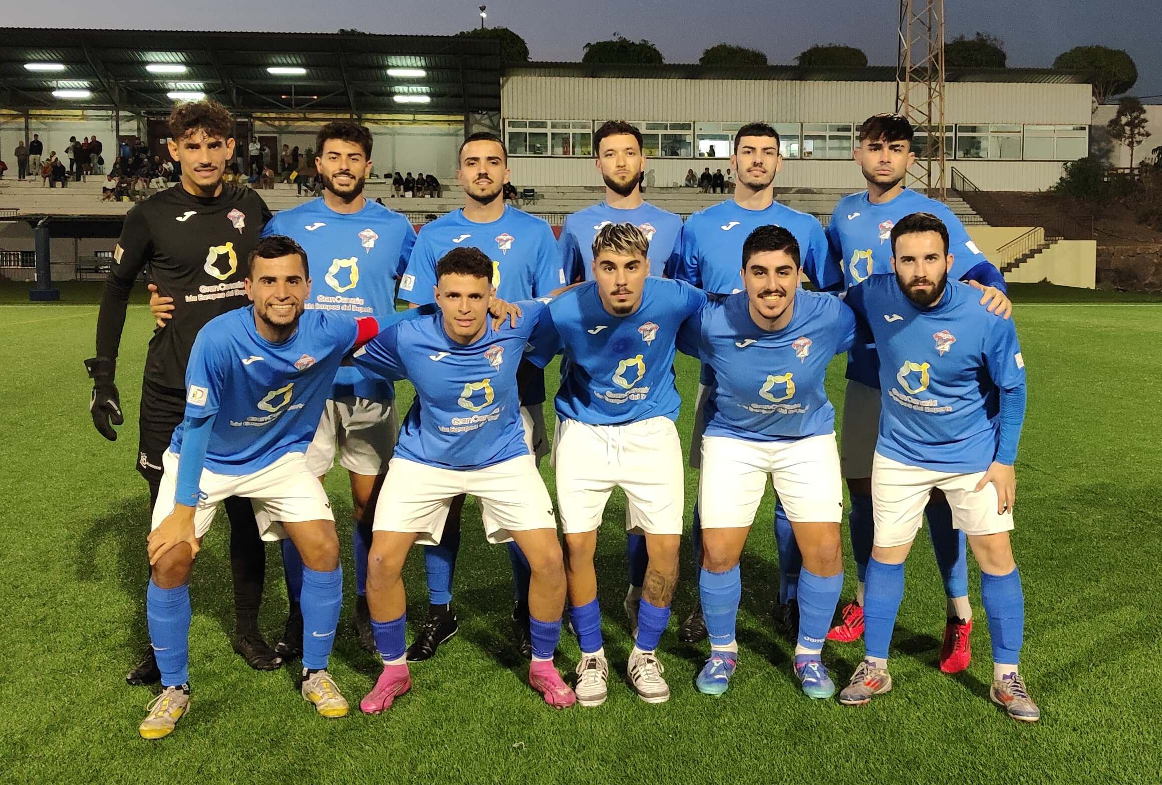 El CD Goleta remonta antes del descanso, al San Isidro que se adelantó con gol de Joel a los diez minutos (2-1).