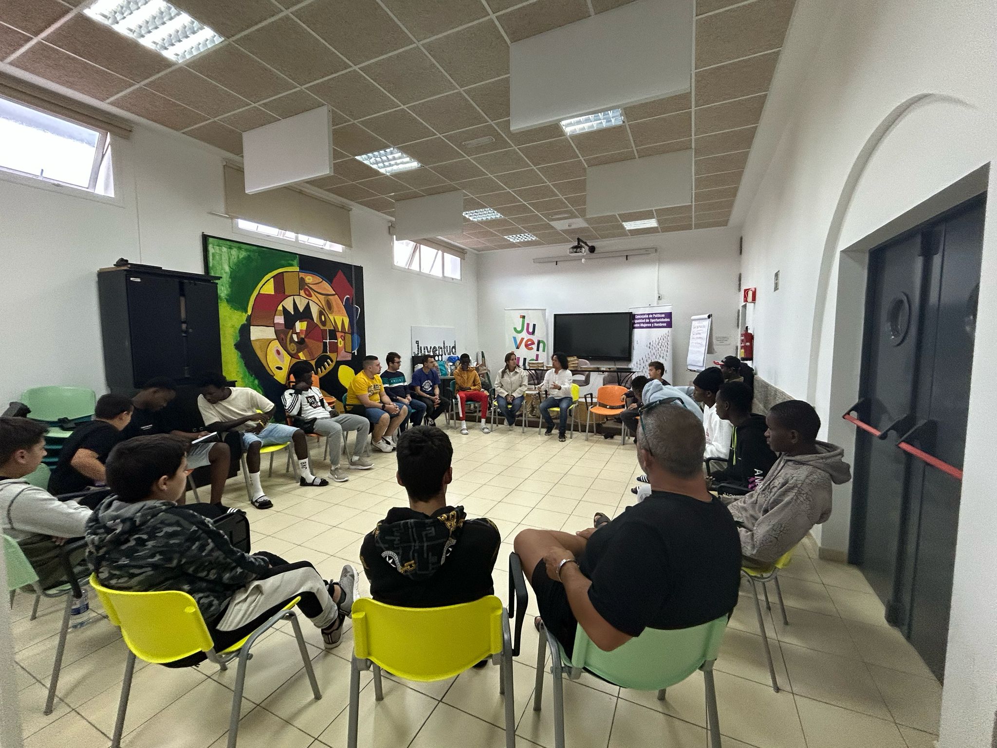 La Concejalía de Juventud  ha iniciado el taller  de Batucada para jóvenes,  «Batucada: el latido que une Culturas»