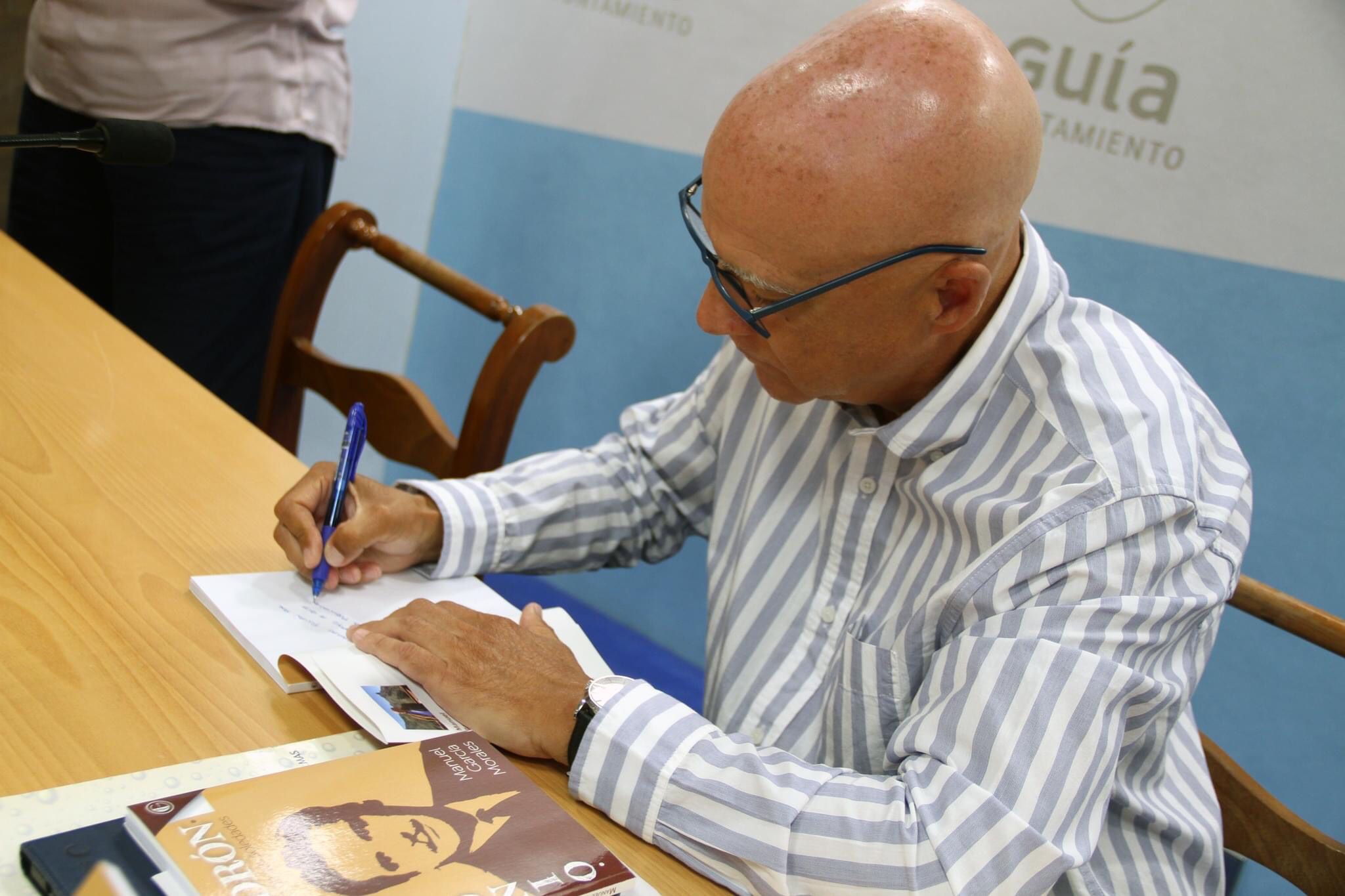 Presentación del libro Antonio Padrón: El silencio de sus soledades, de Manuel García Morales En la Biblioteca Pública del Estado de Las Palmas