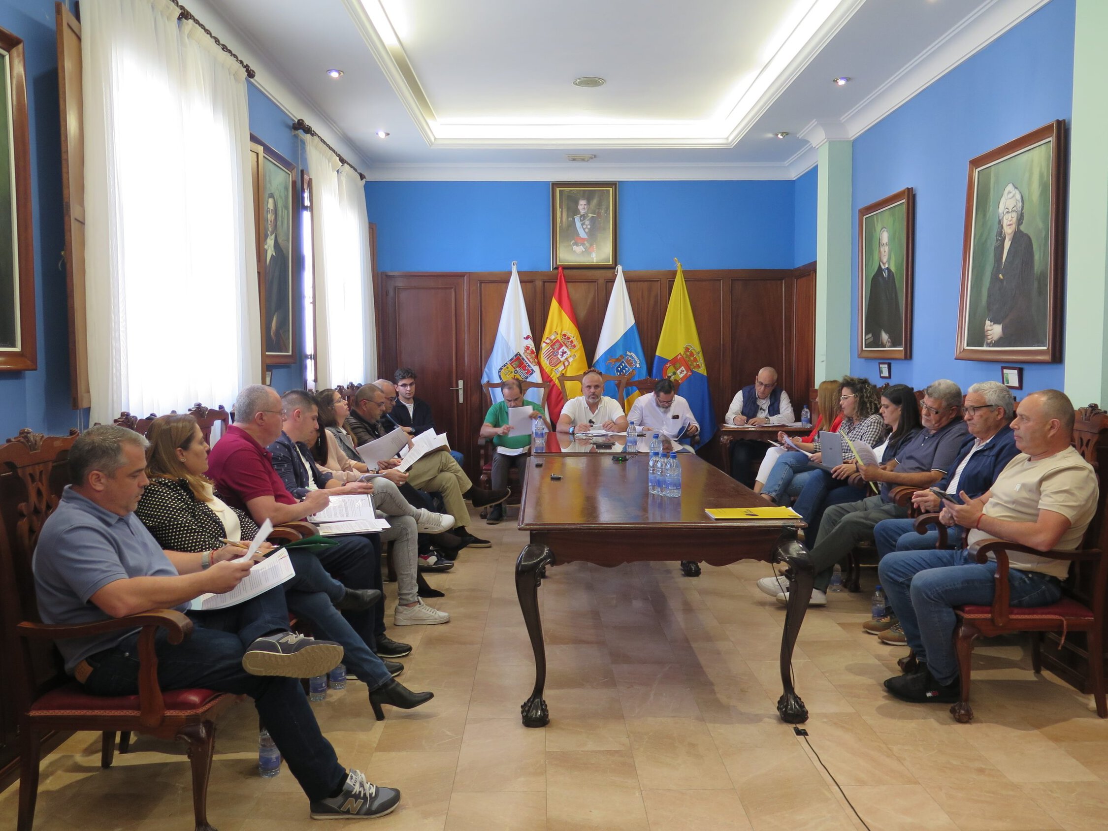 El alcalde de Guía, Alfredo Gonçalves Ferreira, lamenta la mala imagen de la oposición durante el último Pleno