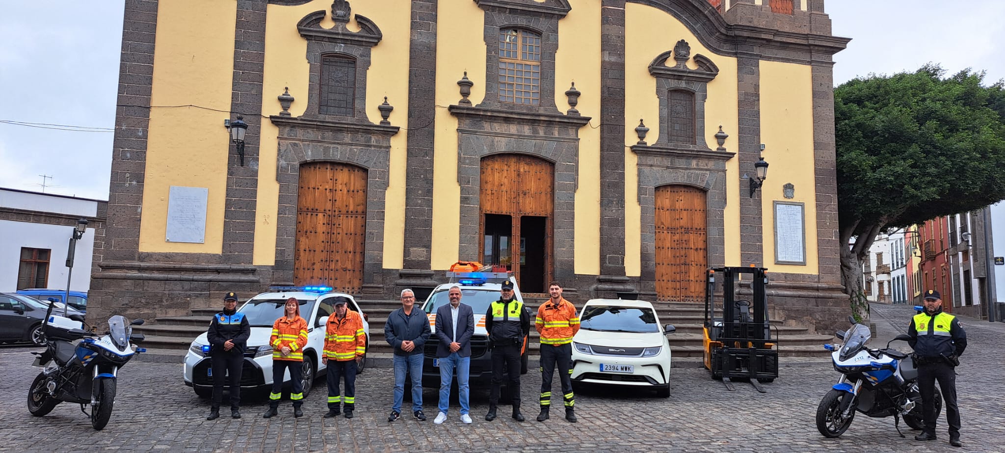 El Ayuntamiento de Guía de Gran Canaria  incorpora nuevos vehículos al  parque móvil municipal