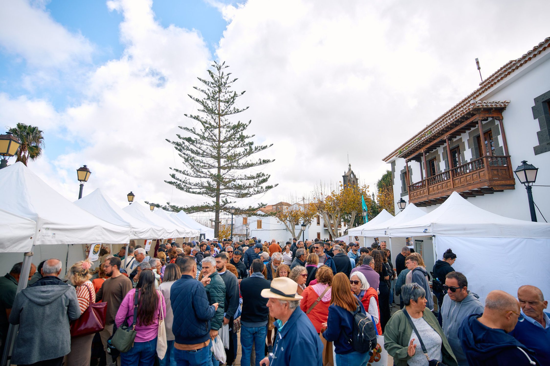 Firgas se come a bocados la Feria Europea del Queso