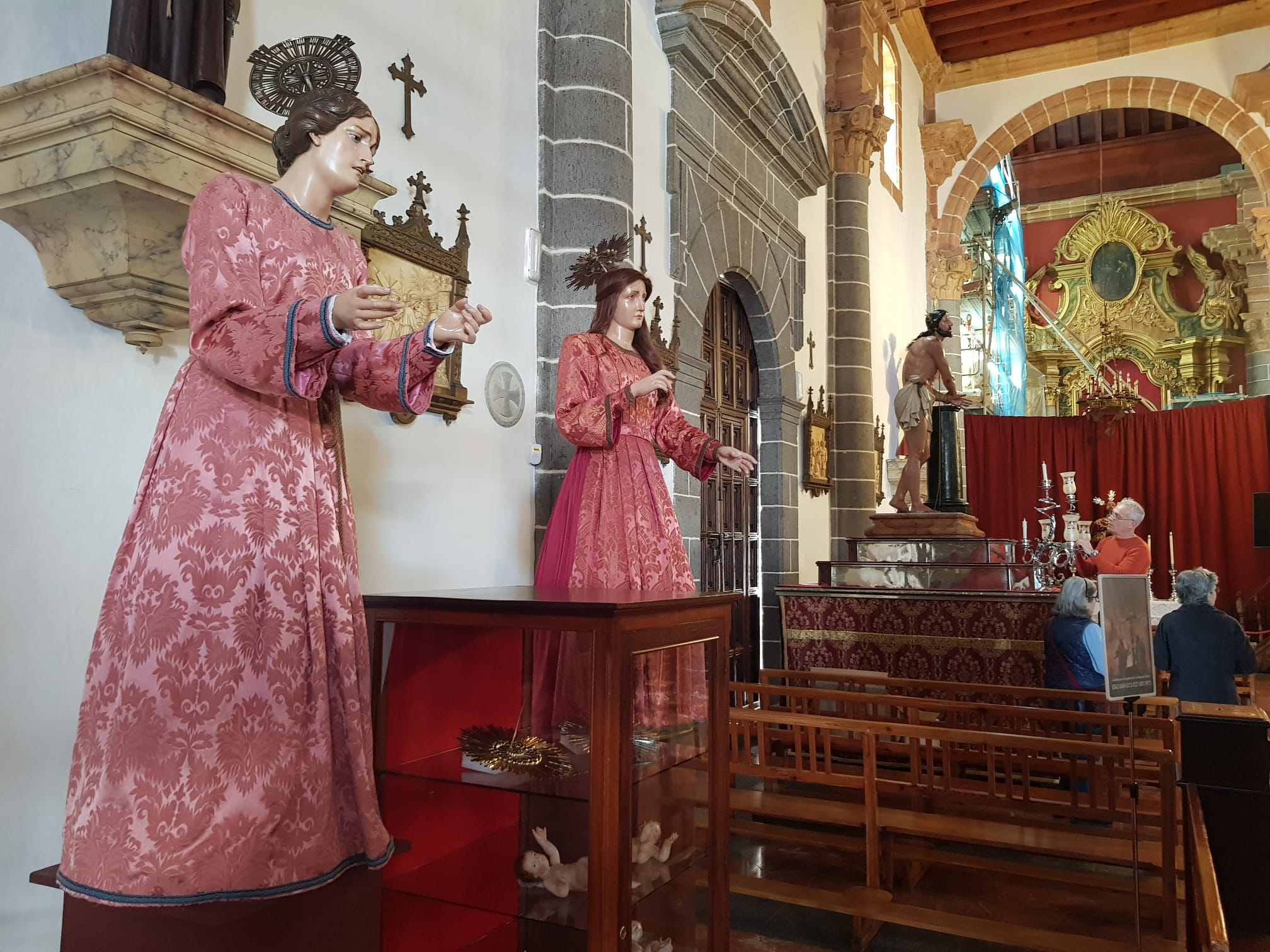 Las imágenes de La Verónica y La Magdalena de la Basílica del Pino lucirán restauradas en la  Semana Santa terorense