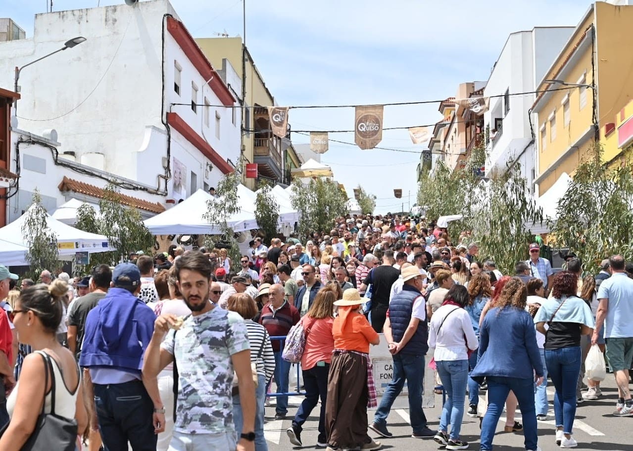 La Fiesta del Queso de Montaña Alta congregó hoy a más de 6.000 personas