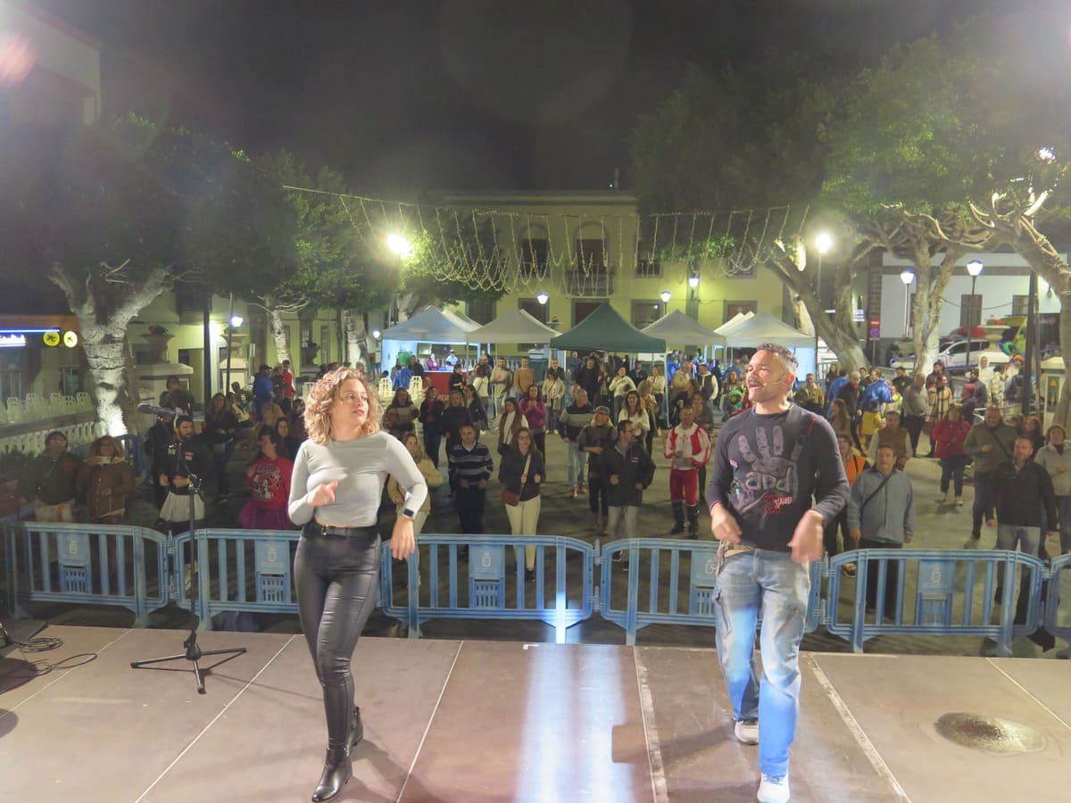 Los Chismosos Murga y Los Twitty’s y la Gran Noche Latina cerraron la noche carnavalera del viernes en Guía