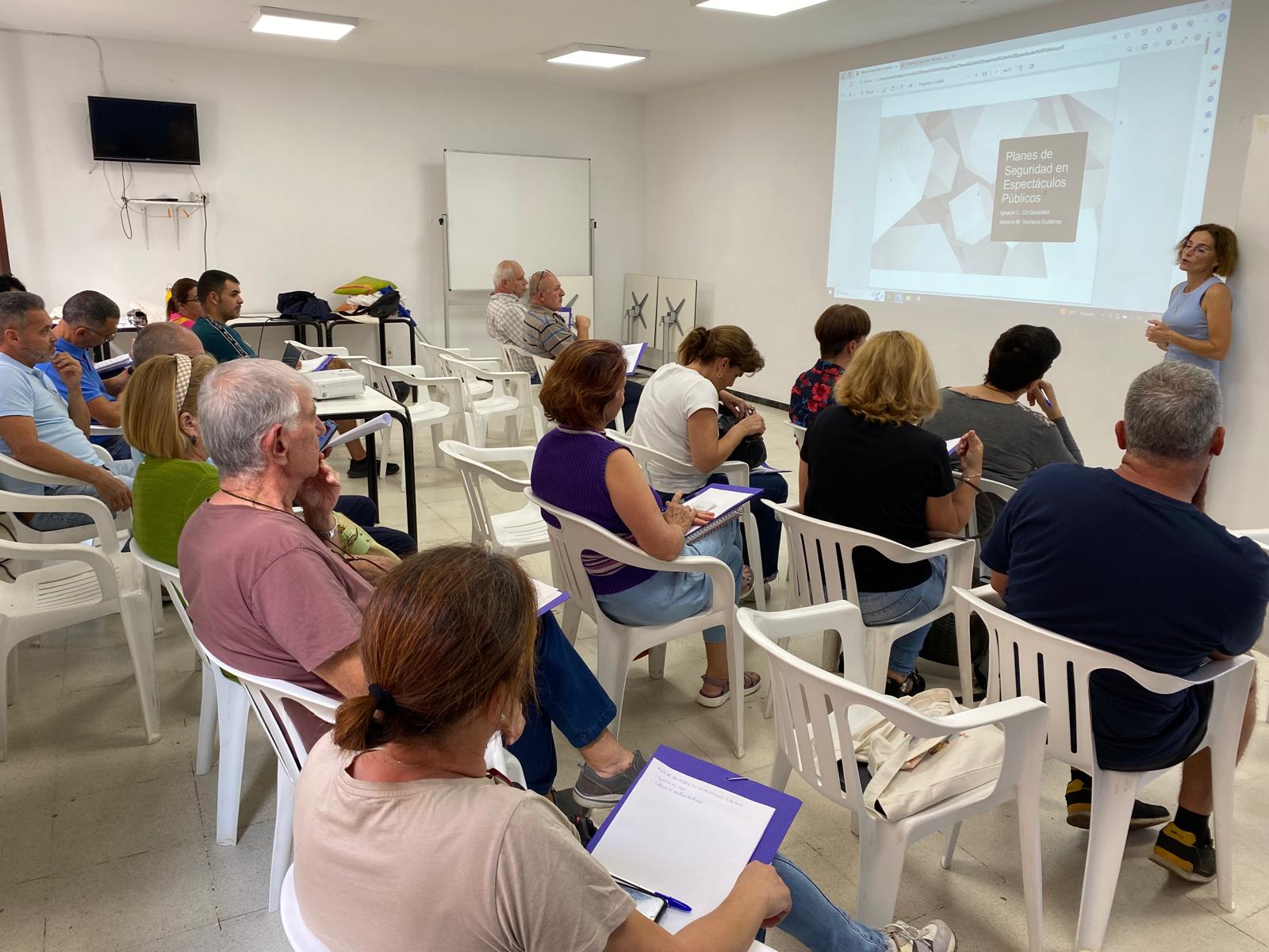 Participación Ciudadana organiza una sesión formativa sobre planes de seguridad para las asociaciones vecinales