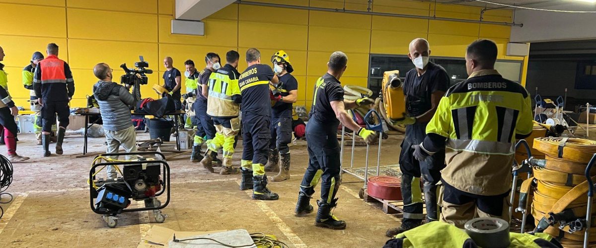 041124 Trabajos del dispositivo de emergencias canario en Valencia(5)