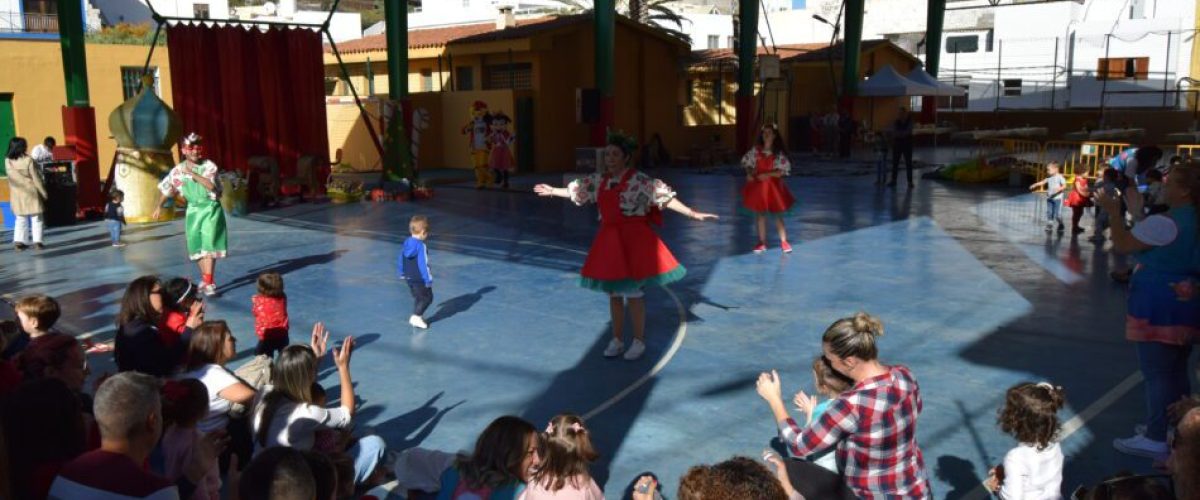 Actuacion de Divershow en la fiesta de Navidad de la Escuela Infantil de San Isidro scaled