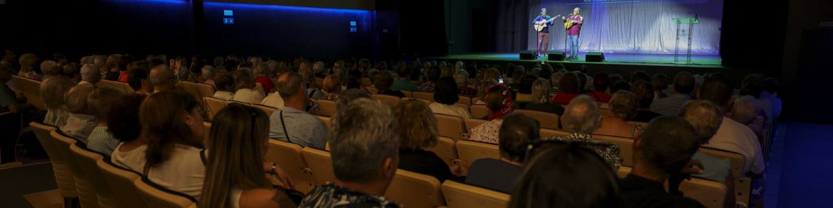 Actuación de Yeray Rodríguez que une versos y migración en el Centro Cultural Guaires