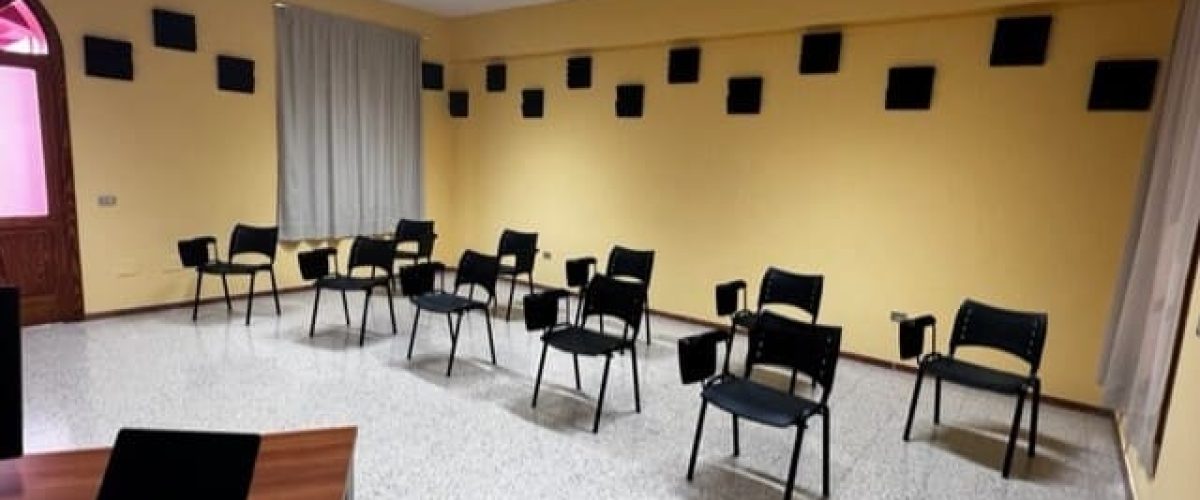 Aula reformada en la Casa de la Juventud 1