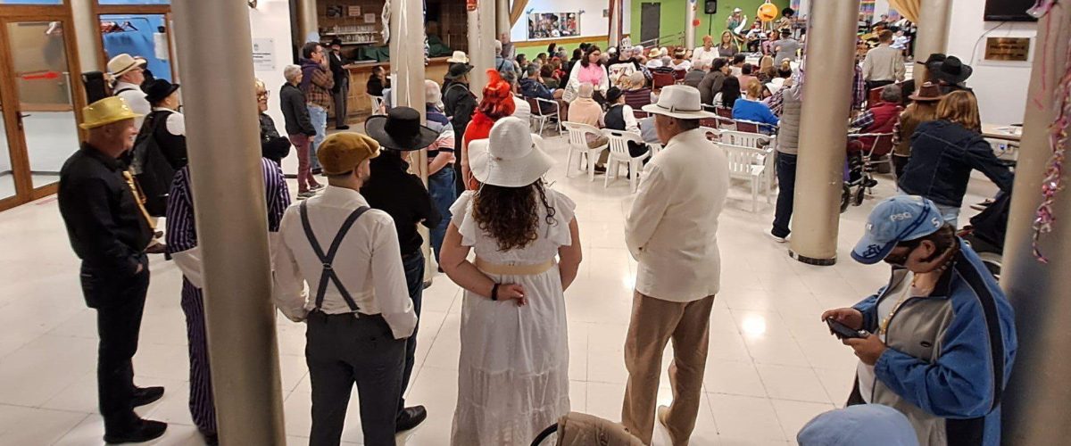 Baile de Carnaval en el Club de Mayores de Gáldar