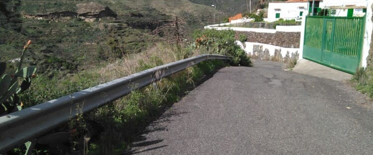 Calle Barranco Hondo de Abajo con Risco Caido al fondo 1