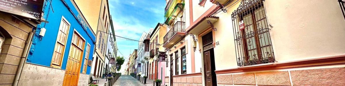 Calle Marqués del Muni en el casco histórico de Guía