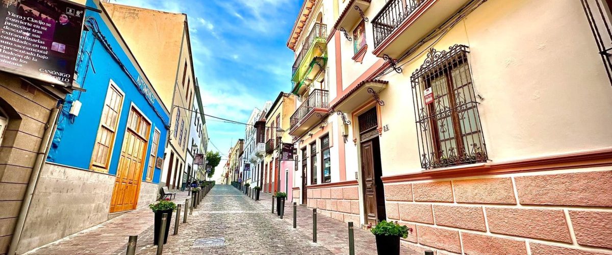 Calle Marqués del Muni en el casco histórico de Guía