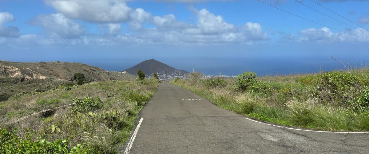 Carretera de acceso a Lomo Betancor que comenzará a reasfaltarse el próximo lunes