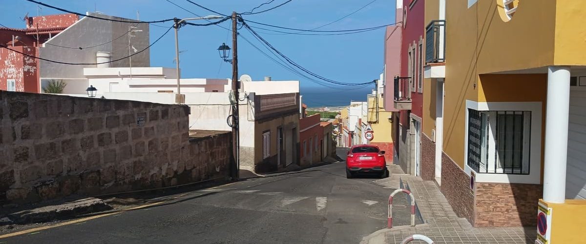 Carretera que une El Agujero con el casco de Galdar