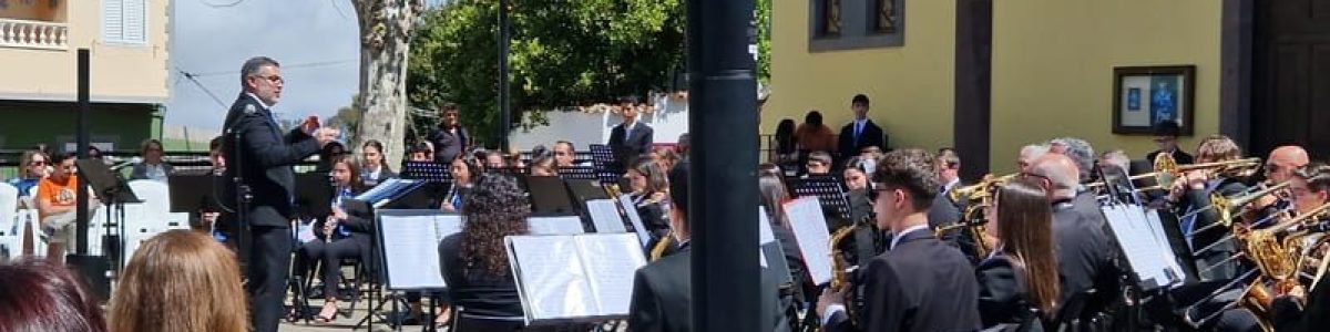 Concierto de la Banda Municipal de Música Ciudad de Guía en la plaza de Montaña Alta (1)
