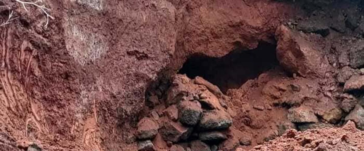 Cueva detectada bajo la carretera de Hoya del Pedregal 1