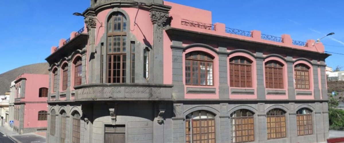 Edificio del Antiguo Instituto de Guia sede de las Escuelas Artisticas Ciudad de Guia