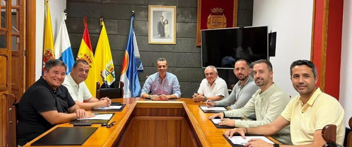 El Ayuntamiento de Agaete firma un convenio con La Aldea de San Nicolas para la cesion de agentes de la Policia Local durante las fiestas patronales2 1