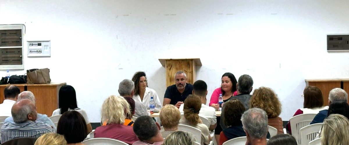 Encuentro con vecinos en la Atalaya