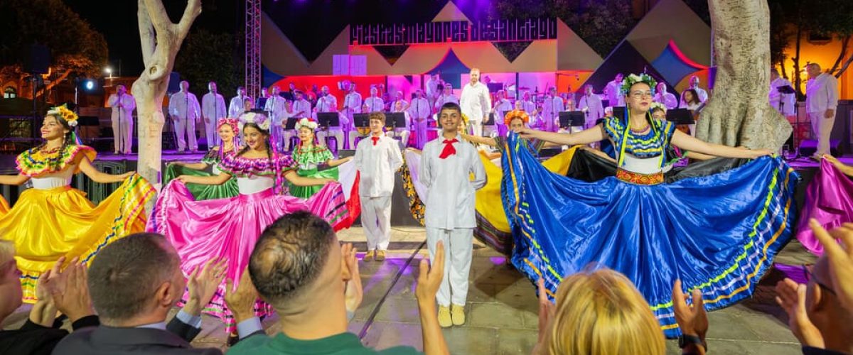 Espectaculo Mexico en el corazon de Los Gofiones en la Plaza de Santiago