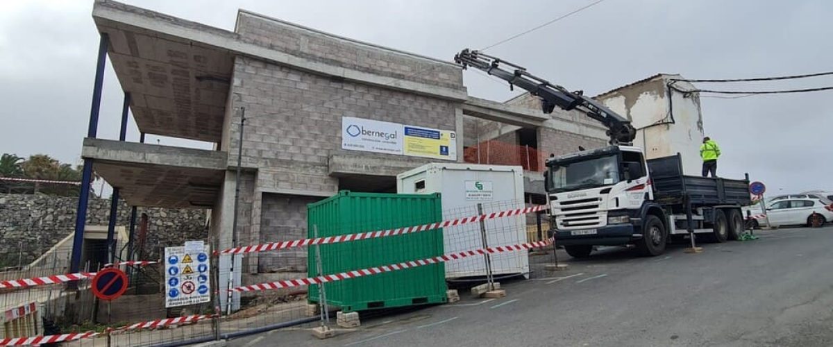 Exterior del Centro de Interpretacion de El Agujero La Guancha y Bocabarranco en el inicio de la obra