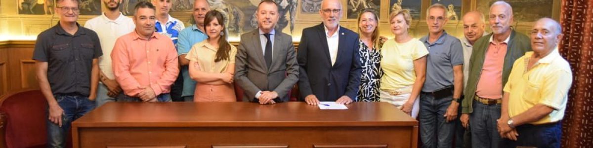 Firma del convenio entre el Ayuntamiento y el Kim Gáldar